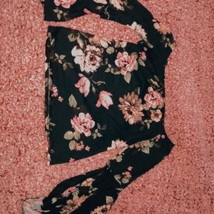 Floral shoulder shirt with flair sleeves